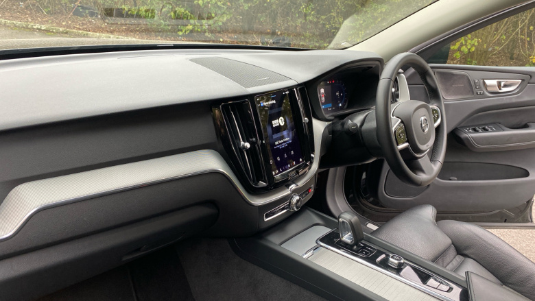 Volvo XC60 2.0 B5P Plus Dark 5dr AWD Geartronic Petrol Estate